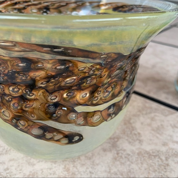 Beautiful piece of Hand blown glass bowl / vase - Picture 3 of 8